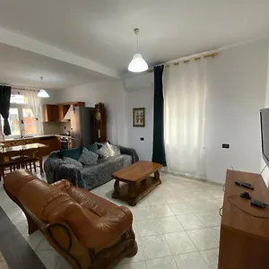 Appartement 2, Tirana
