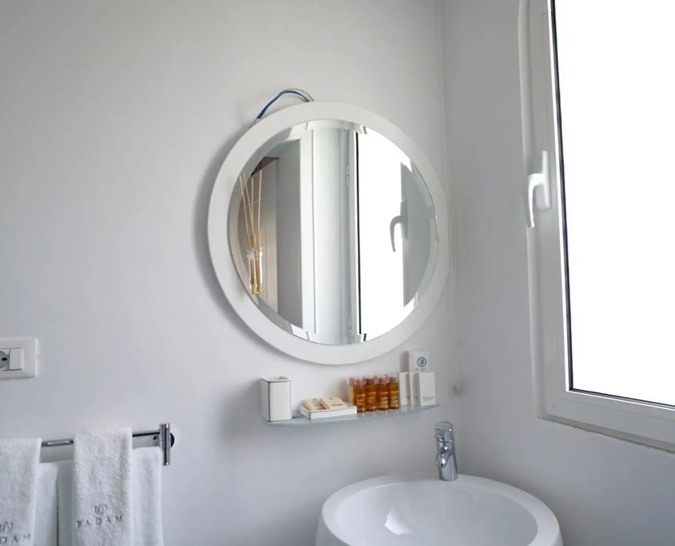 Padam Boutique Hotel Tirana 4*,
